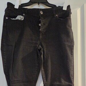 Maurice's Black skinny jeans PRE-OWNED SIZE 11/12